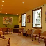 Отель Montserrat
