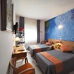 Отель Montserrat 2*