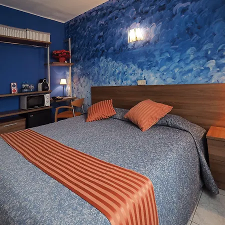 Hotel Montserrat 2*