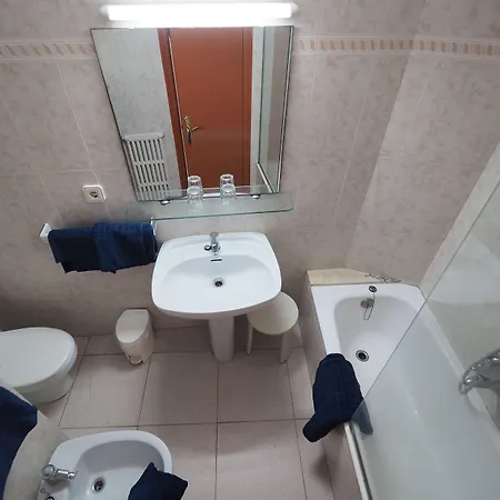 Montserrat 2* Σίτζες