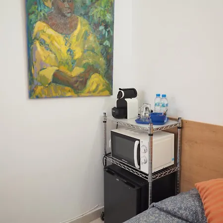 מלון Montserrat 2*