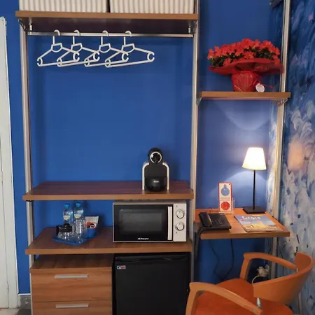 Montserrat 2* Σίτζες