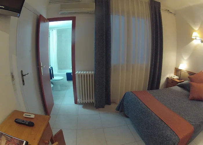 蒙特塞拉特酒店 2*